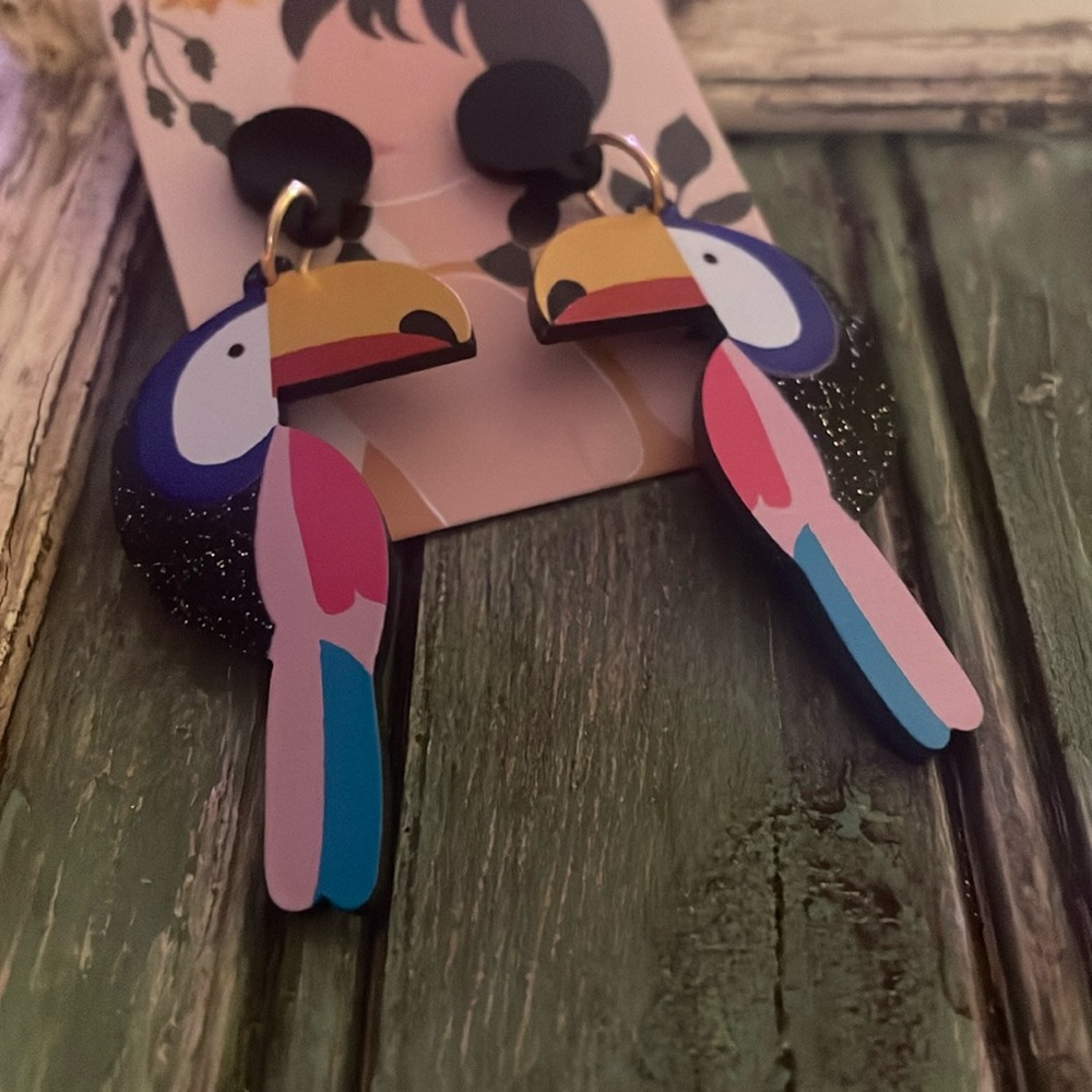 NWOT Sparkle Tuscan Earrings